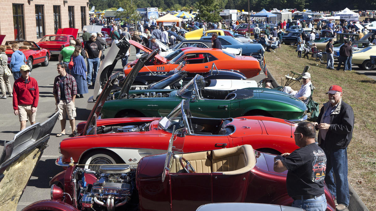 41st Annual Simsbury FlyIn, Car Show and Food Truck Festival
